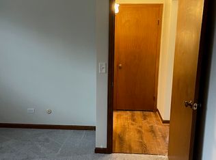 897 Village Quarter Rd APT E, Dundee, IL 60118