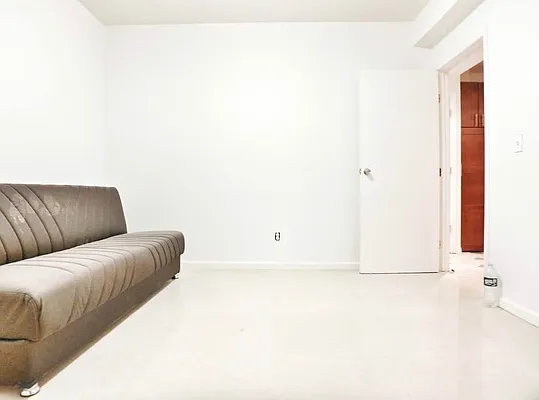 Rented by Signature Spaces NYC Corp | media 7