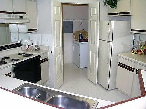 3rd image of 9717 Cypresswood Dr APT 260
