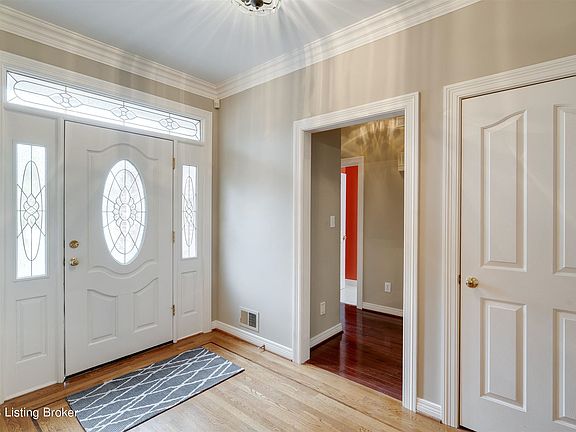 3rd image of 1300 Garden Hill Pl