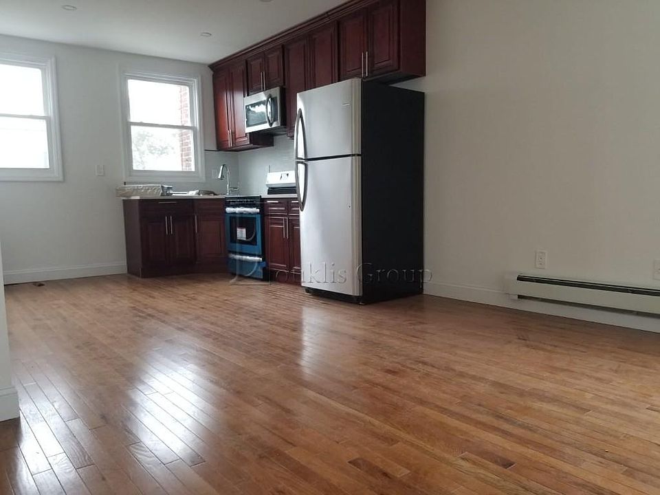2nd image of 2832 Roebling Ave Fl 3