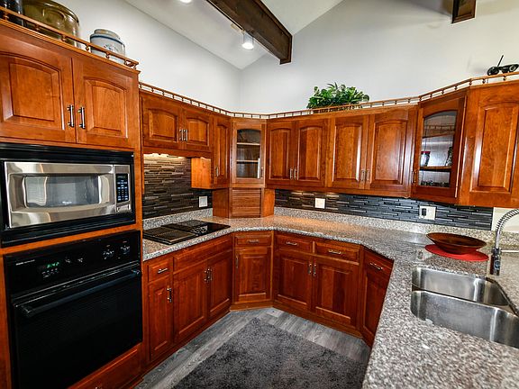 4th image of 523 Fairwood Dr
