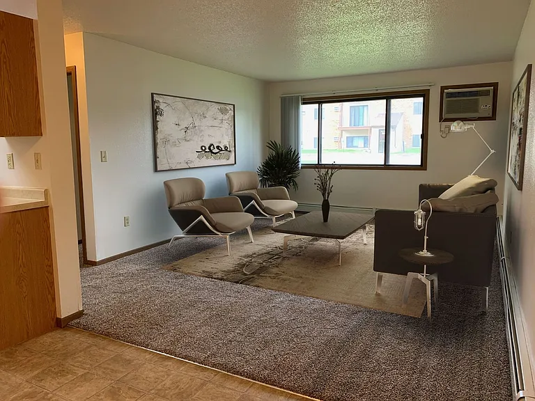 1415 14th Ave E — Photo 3