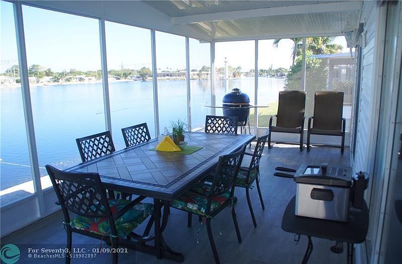 1st image of 2957 Lakeshore Dr