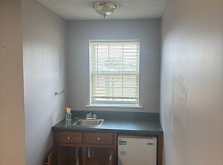 402 College St, Lafayette, TN 37083