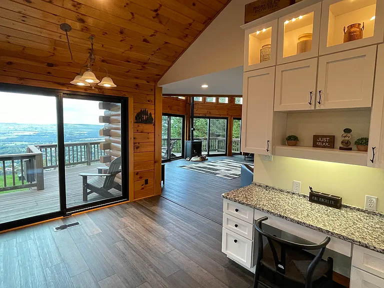 Conyngham Crest Dr — Photo 5