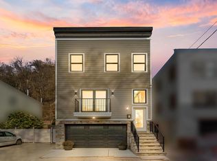 9B W 19th St #2, Weehawken, NJ 07086