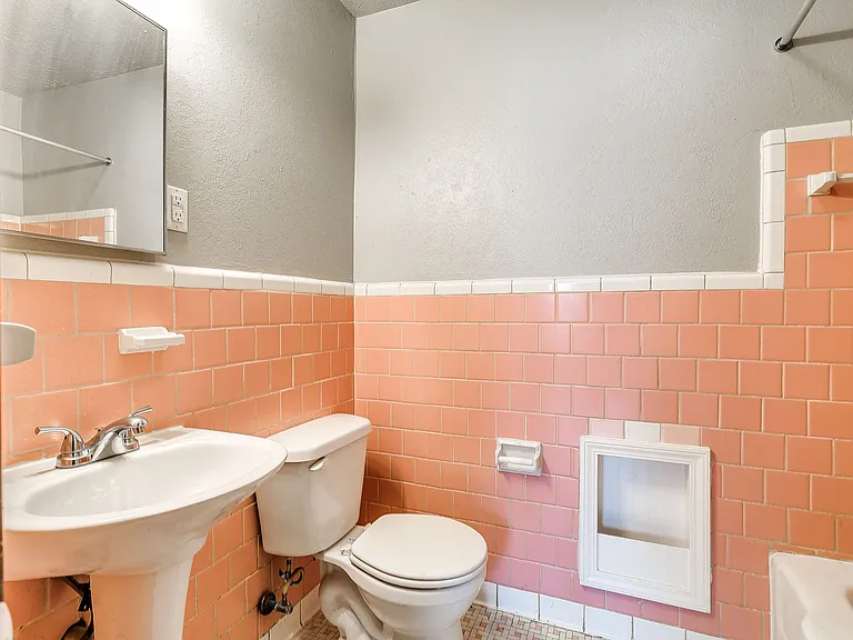 The Vintage Apartments — Photo 8