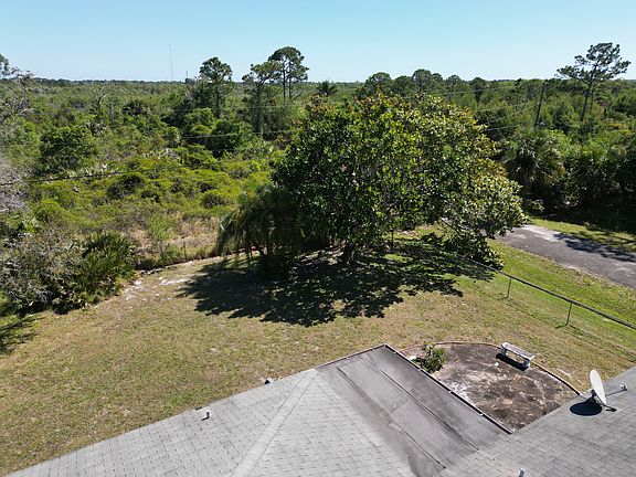 4th image of 427 SE Galleon Ln