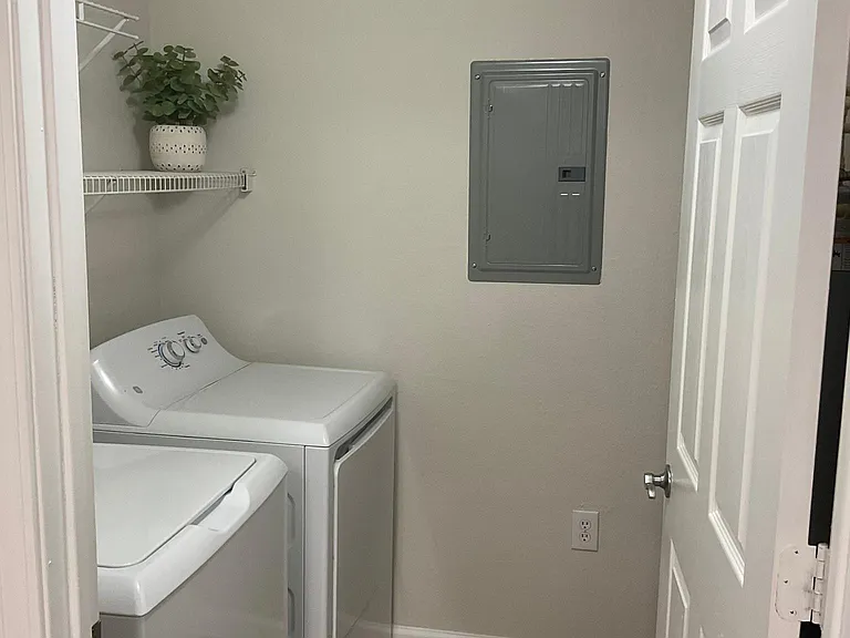 10075 Gate Pkwy N #2706 — Photo 9