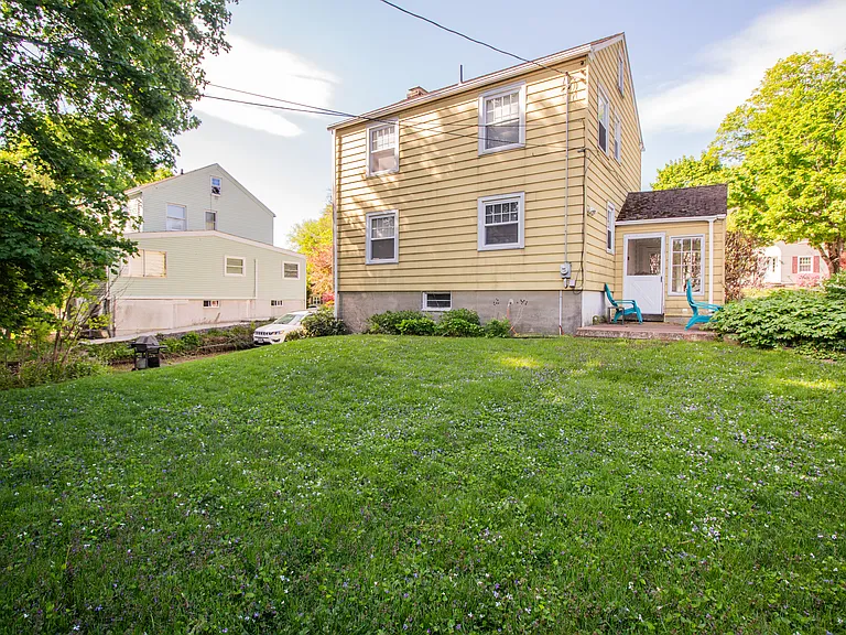 238 May St — Photo 25