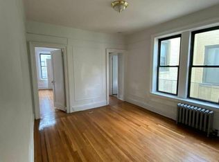 30-59 34th St #3D, Astoria, NY 11103