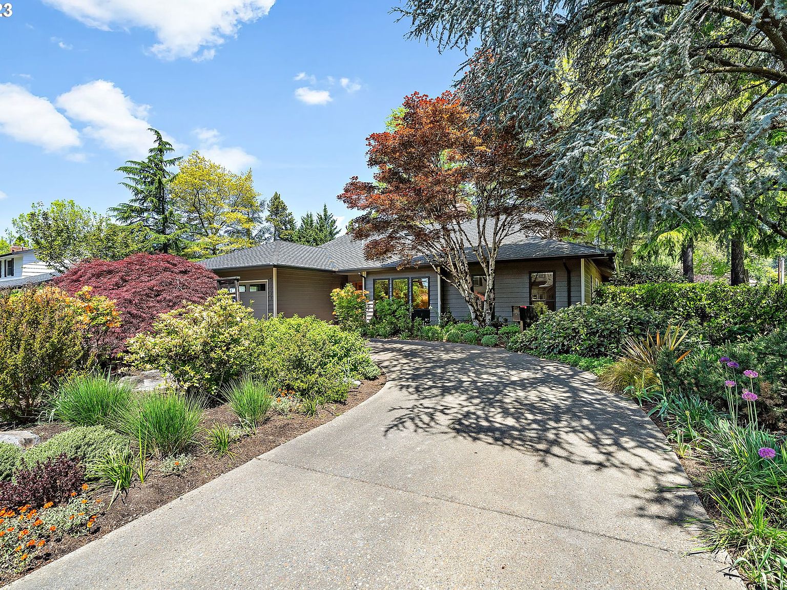 11125 SW Lynnridge Ave, Portland, OR 97225 | Zillow