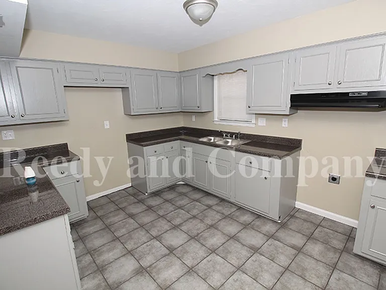 3235 Fox Chase Dr — Photo 13