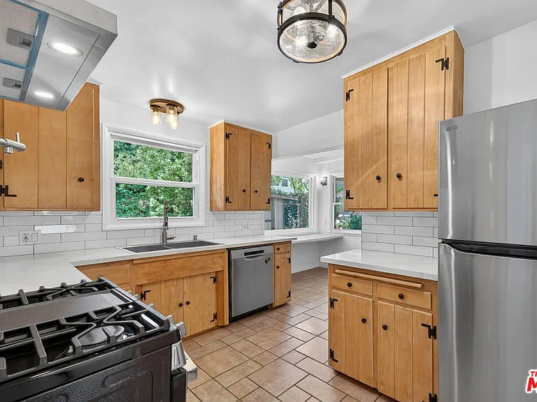 21309 Ibanez Ave — Photo 16