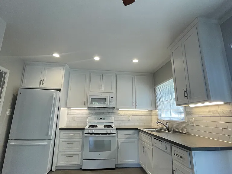 2237 N St #B — Photo 7