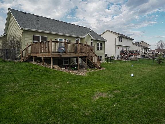 3rd image of 2120 SE Leeann Dr