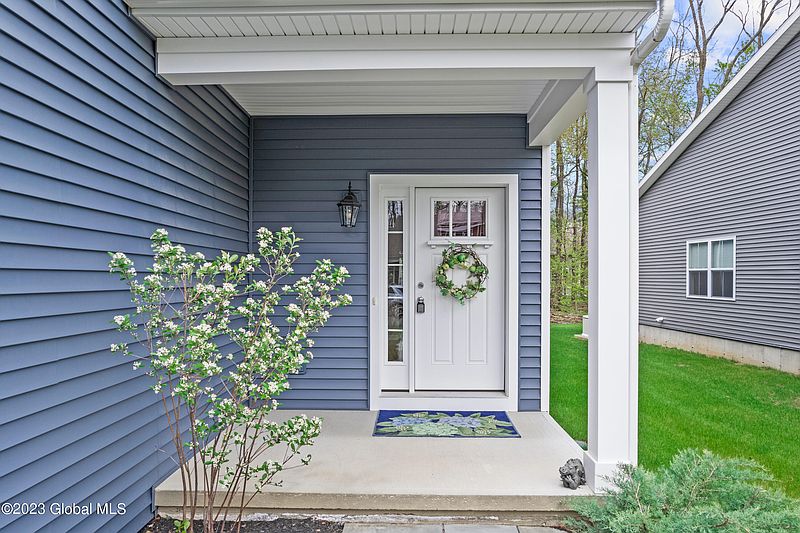 3rd image of 6C Macoun Drive