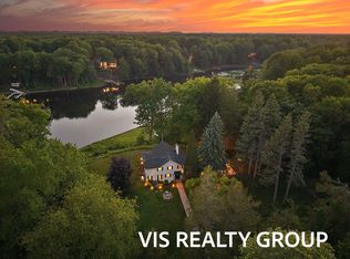 7265 S Walker Rd, Spring Lake, MI 49456