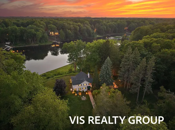 7265 S Walker Rd, Spring Lake, MI 49456
