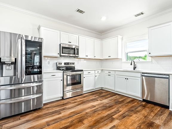 5th image of 2324 Rutland Rd