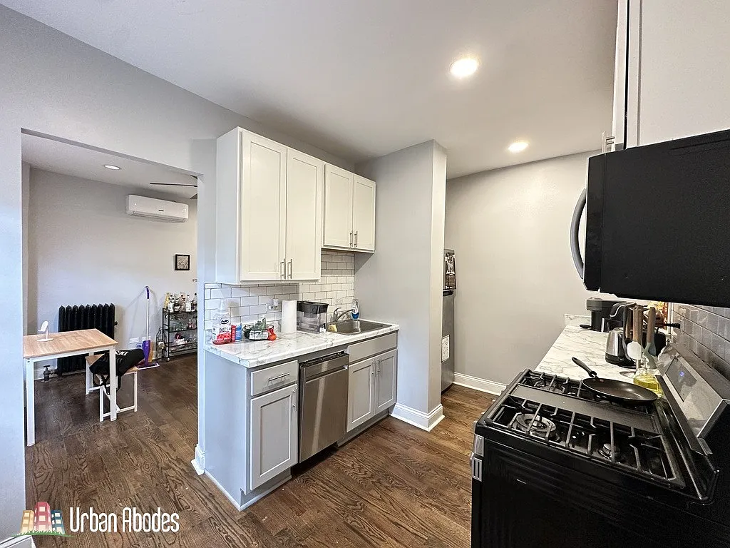 3 bed, 1800 sqft, $3,700 — Photo 3