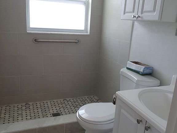 3rd image of 12400 Park Blvd APT 218