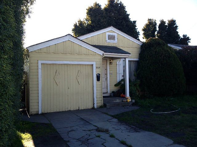 2nd image of 539 Palm St