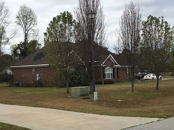 2nd image of 1901 Chatsworth Ct