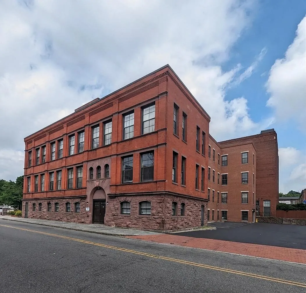 2 bed, $2,300 — Photo 2