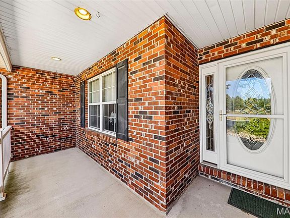 5th image of 1056 Lakeview Dr