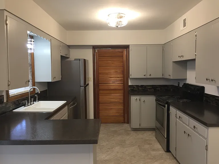 111 Fay St — Photo 7