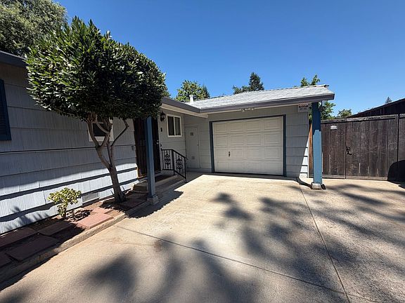 3rd image of 3404 Marshall Ave