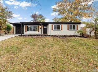 8646 Spoon Dr, Saint Louis, MO 63132