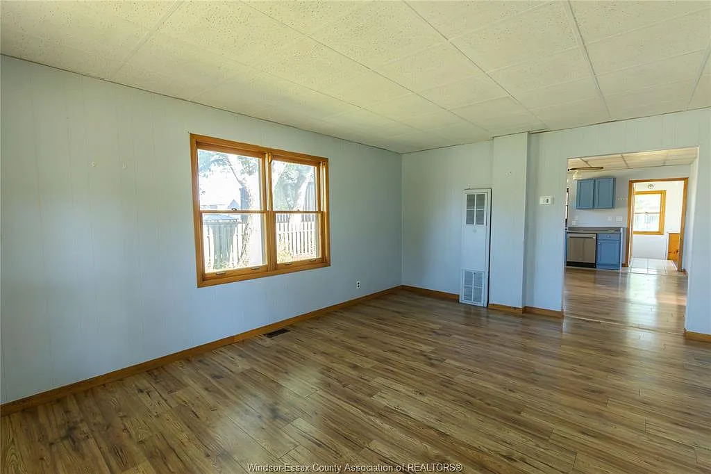 3 bed, $2,100 — Photo 4
