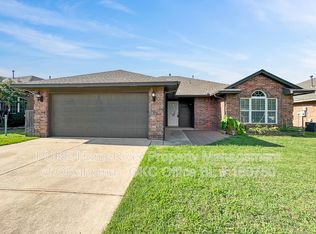 11629 SW 11th St, Yukon, OK 73099