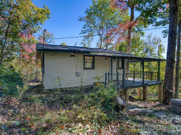 51 Oak Ridge Rd, Hendersonville, NC 28792