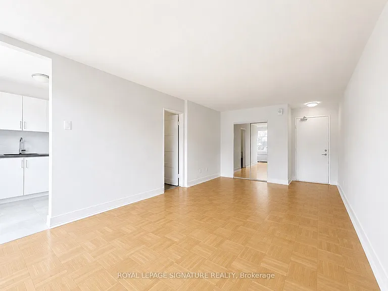 1545 Bathurst St #402 — Photo 2
