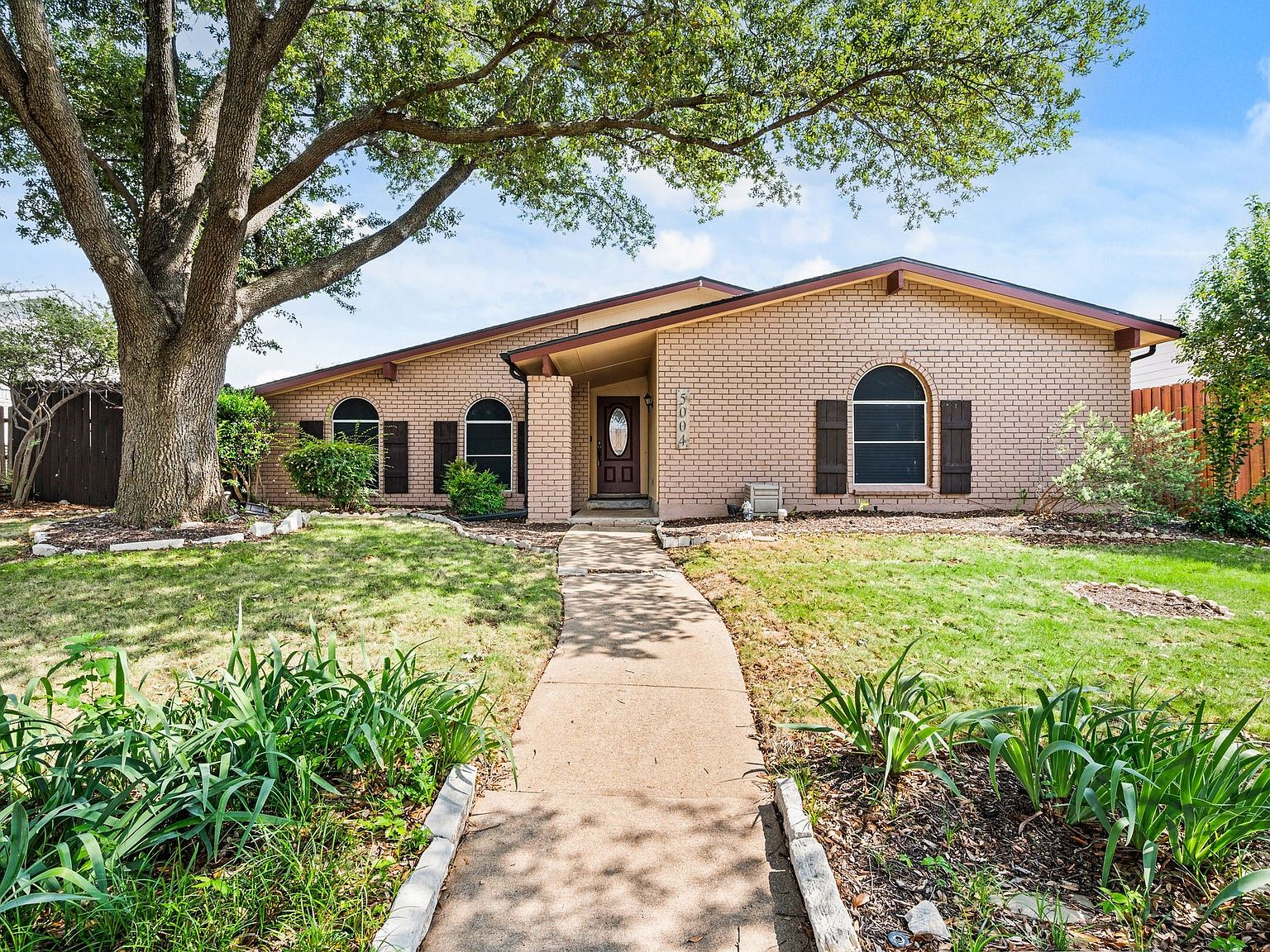 5004 Crutchberry Pl, The Colony, TX 75056 | Zillow