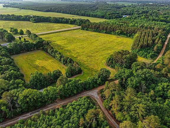 3rd image of 65 County Rd