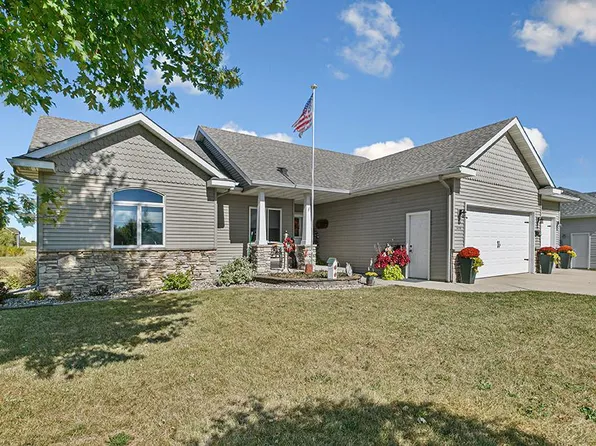 1610 Gray Fox Dr NE, Owatonna, MN 55060