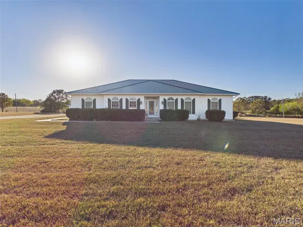 23379 Redwing Ln, Lebanon, MO 65536