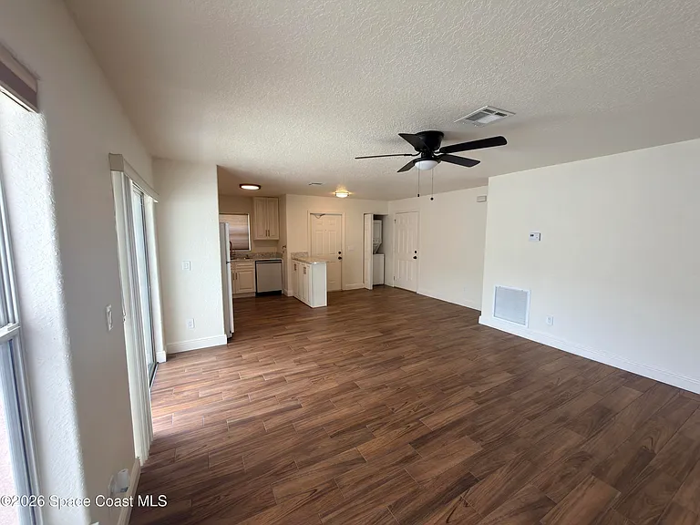 1914 Fletcher St — Photo 5