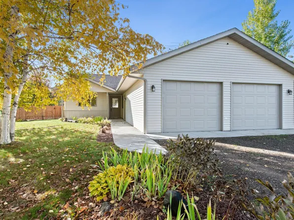 12401 Kingsway Ct, Milaca, MN 56353