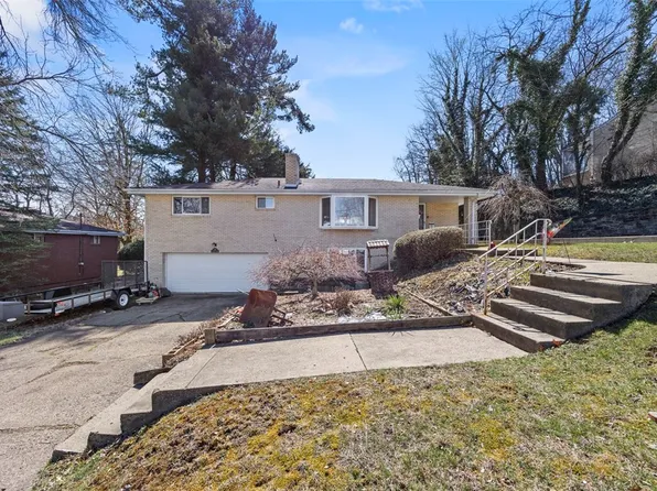 211 Vivian Dr, Homestead, PA 15120