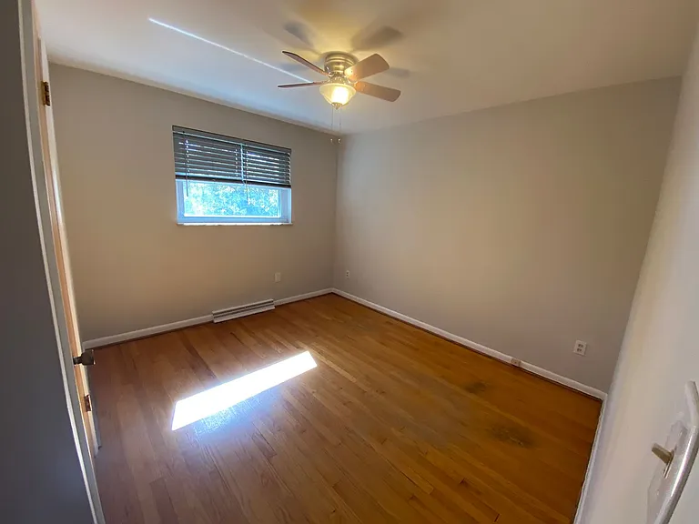 3171 Dickinson Ave — Photo 13