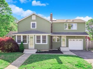 92 Fuoco Rd, Bellport, NY 11713