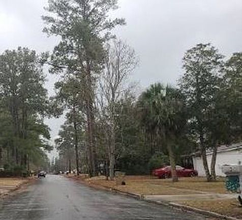 Exterior Neighborhood (street photo)