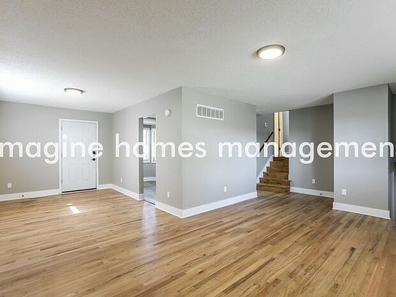 2nd image of 5620 N Quincy Ave