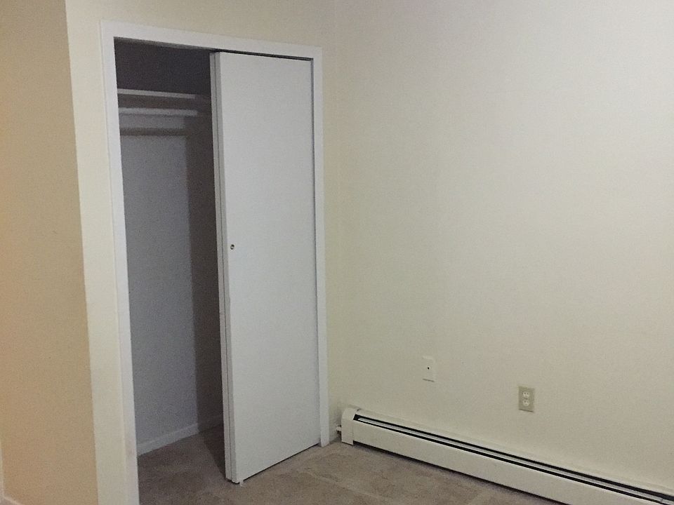 2nd image of 315 47th St APT 2R